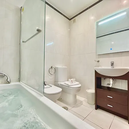 Апартаменти Portimao Riverview 2 With Pool By Homing Прайя-да-Року