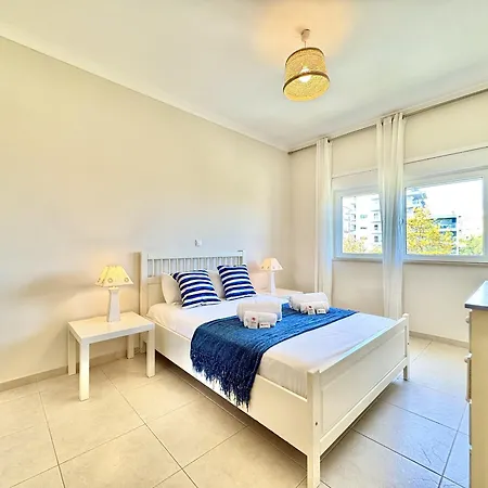 Lägenhet Portimao Riverview 2 With Pool By Homing Praia da Rocha