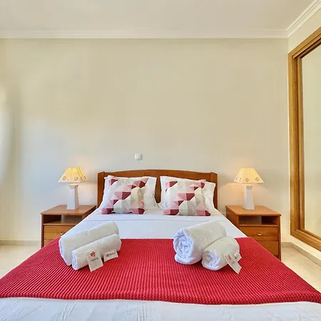 Portimao Riverview 2 With Pool By Homing Apartman Rocha-part