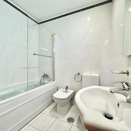 Riverview 2 With Pool By Homing Apartamento