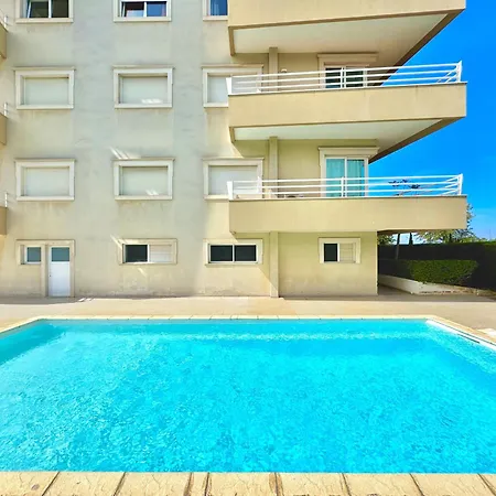 Portimao Riverview 2 With Pool By Homing Apartman *
