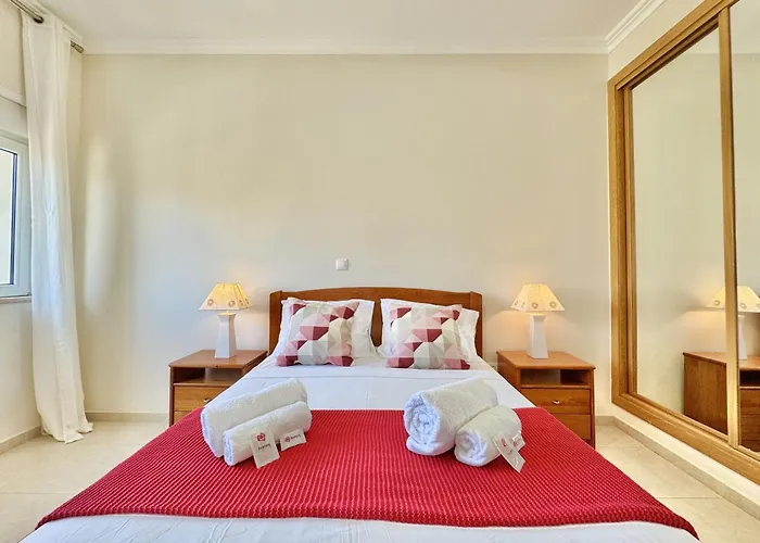 Portimao Riverview 2 With Pool By Homing Apartament Praia da Rocha