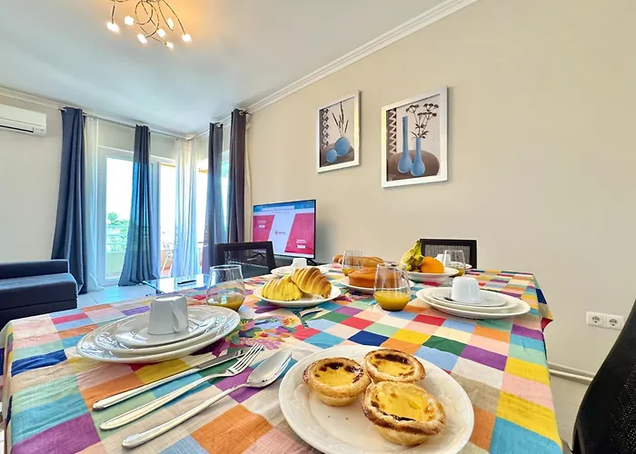 Portimao Riverview 2 With Pool By Homing *