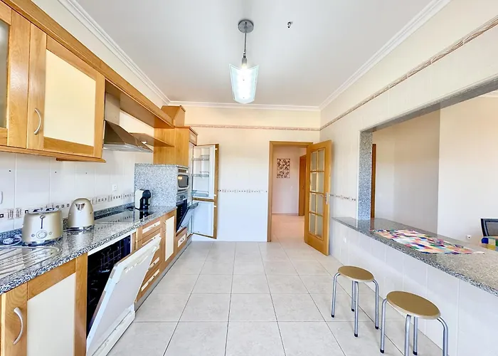 Portimao Riverview 2 With Pool By Homing Apartament Praia da Rocha