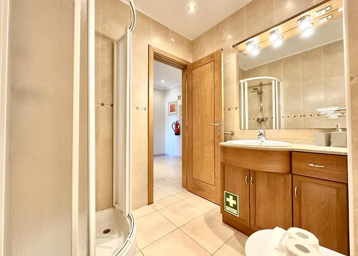 Portimao Riverview 2 With Pool By Homing Praia da Rocha